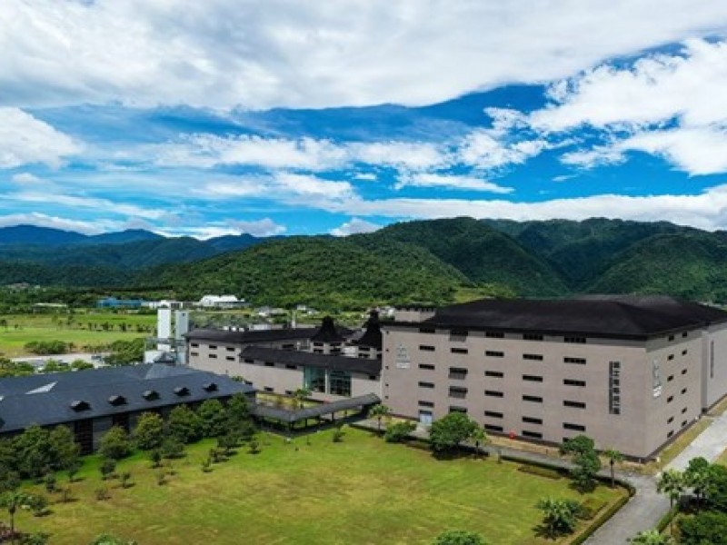 阿公的賓士車開往香草王國後花園